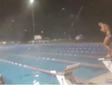 Ατρόμητοι! Προπόνηση στο ανοιχτό κολυμβητήριο Γέρακα μεσα στο χιόνι (βίντεο)